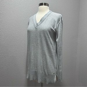 ❗️3/$20❗️Tommy Hilfiger 100% Cotton V-neck Sweater